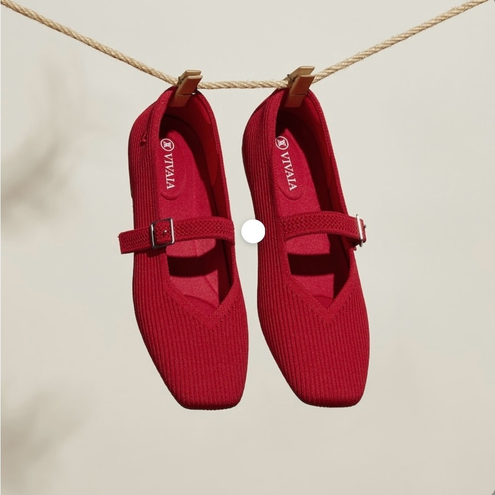 Adorable comfortable red flats size 7